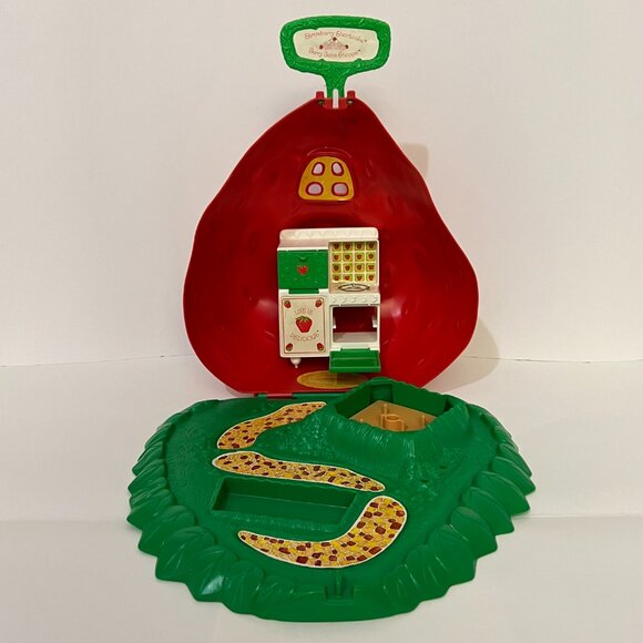 Vintage Strawberry Shortcake Berry Bake Shoppe Playset Toy 1980 - Picture 3 of 12